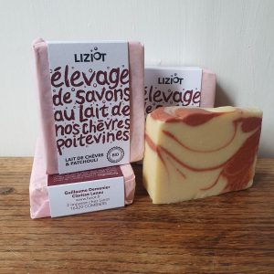 Savon lait de chèvre et patchouli