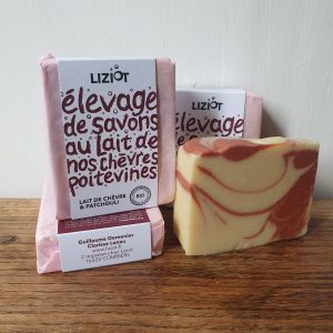 Savon lait de chèvre et patchouli